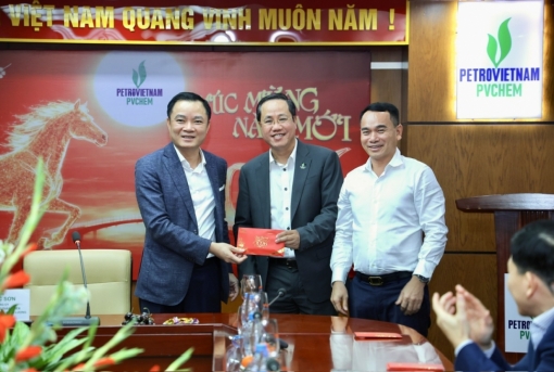 Chủ tịch Hội đồng Thành viên Tập đoàn Công nghiệp - Năng lượng Quốc gia Việt Nam thăm và chúc Tết PVChem nhân ngày làm việc đầu tiên năm mới Bính Ngọ